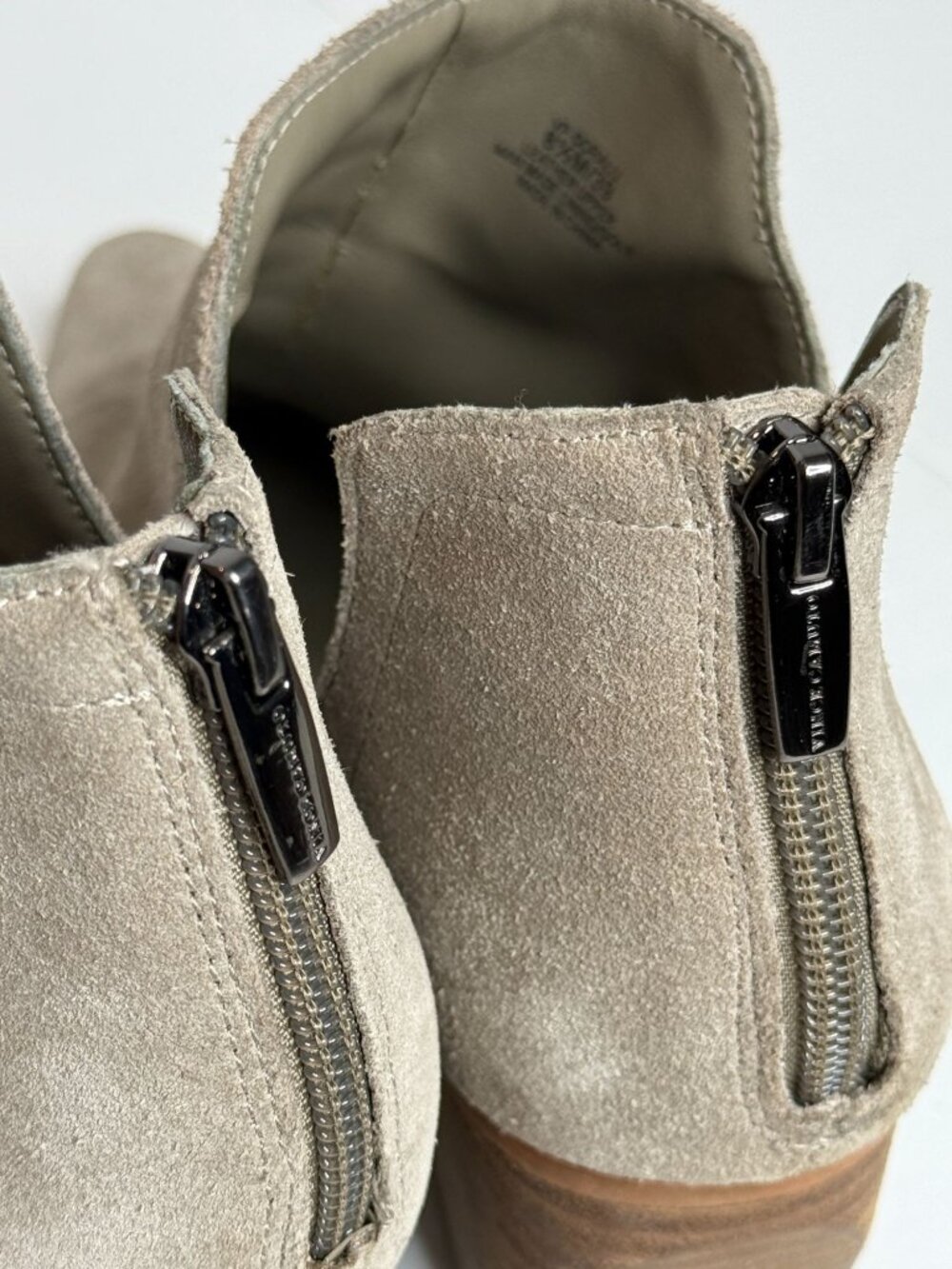 Vince Camuto 8.5 Gray Suede Cutout Block Heel Ankle Booties Western Boho - Picture 6 of 11